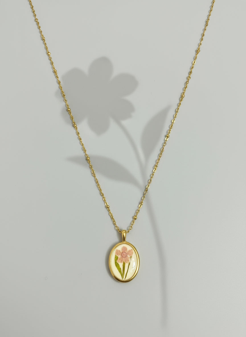 Vintage flower necklace